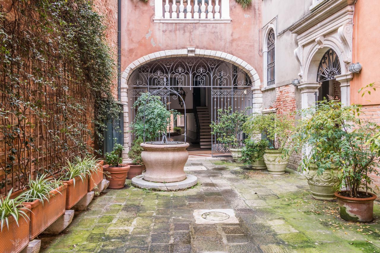La Fenice Double Canal view Venecia Exterior foto